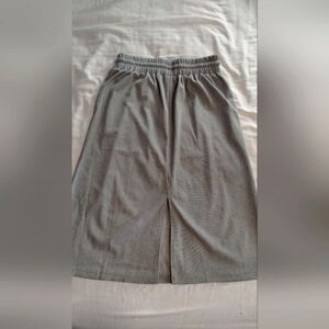 Like-New Gray Casual Skirt Size M